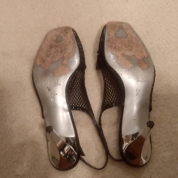 Shoes - Picture 4 of 7